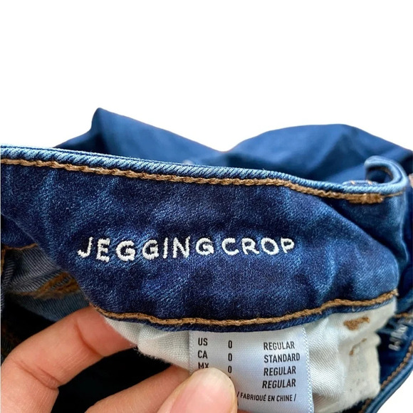 AMERICAN Eagle Dark Wash Jegging Crop Skinny Distressed  Ripped Jeans Size 0 - Picture 4 of 10